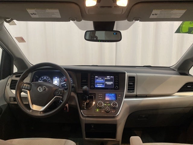 2019 Toyota Sienna LE 7 Passenger